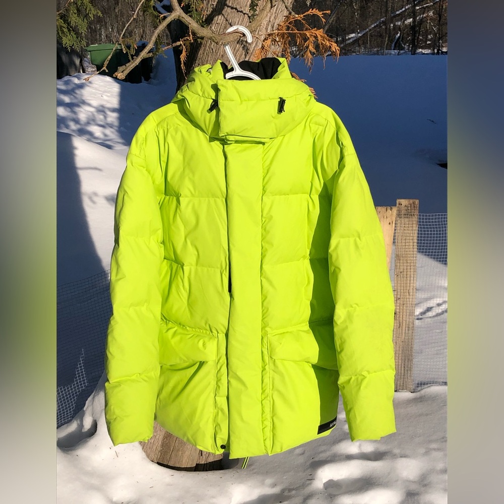 Rains Neon Yellow Jacket Men’s Medium